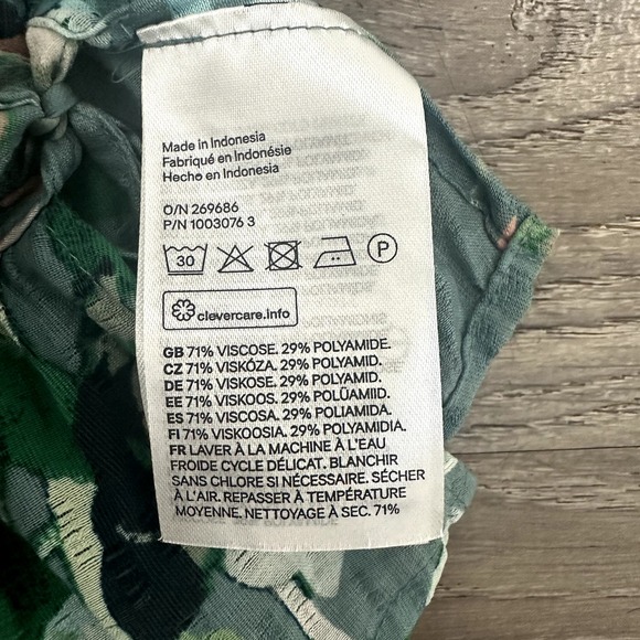 *NWT* H&M Cute Floral Crop Top w/ Side Ties - Picture 6 of 6